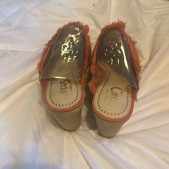 Circus - Picture 3 of 4